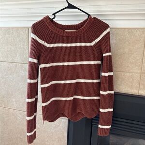 Pinque Lily Cropped Scallop Hem Sweater